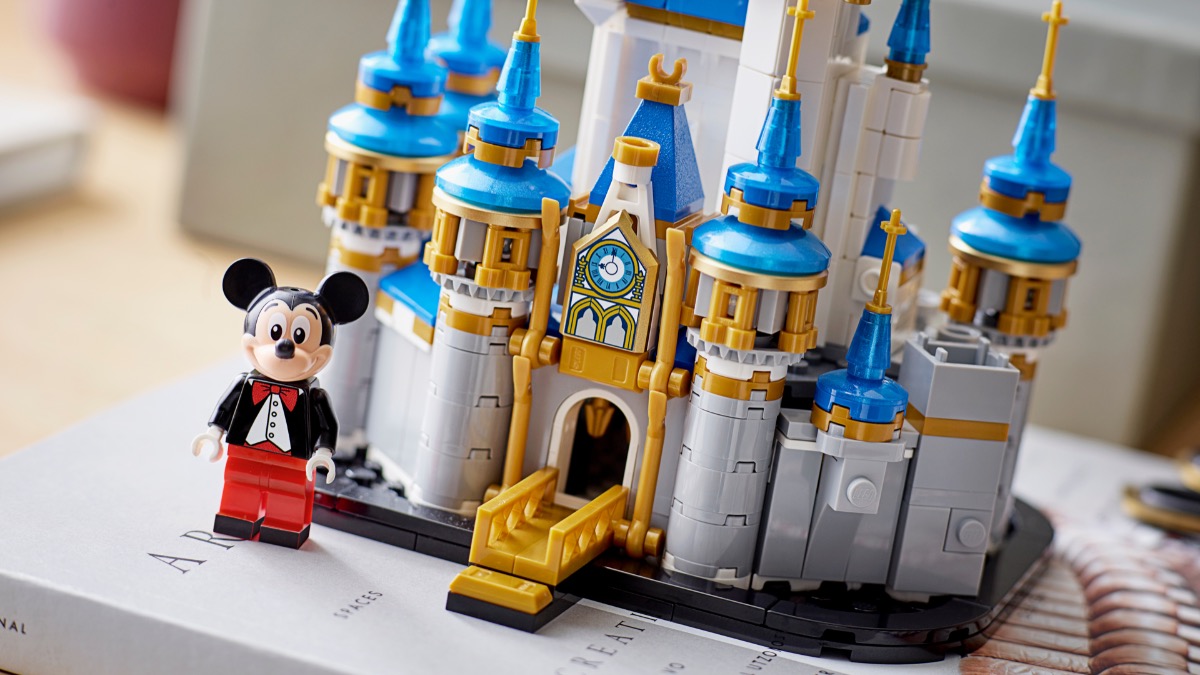 LEGO Mini Disney Disneyland Castle rumoured to feature rare minifigure