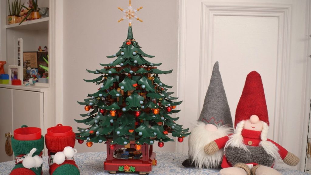 LEGO 41843 Family Christmas Tree review featured 1024x576