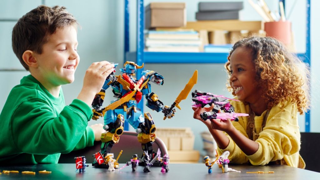 LEGO NINJAGO 71775 Nyas Samurai X MECH lifestyle featured 1024x576