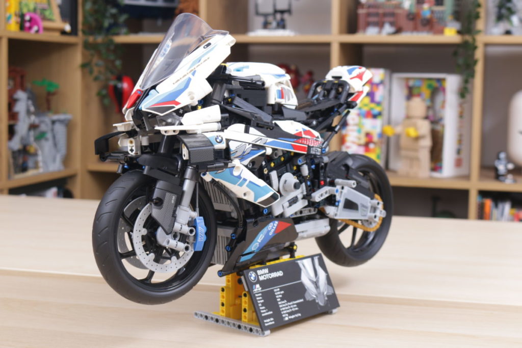 LEGO Technic 42130 BMW M 1000 RR review 3 1024x683
