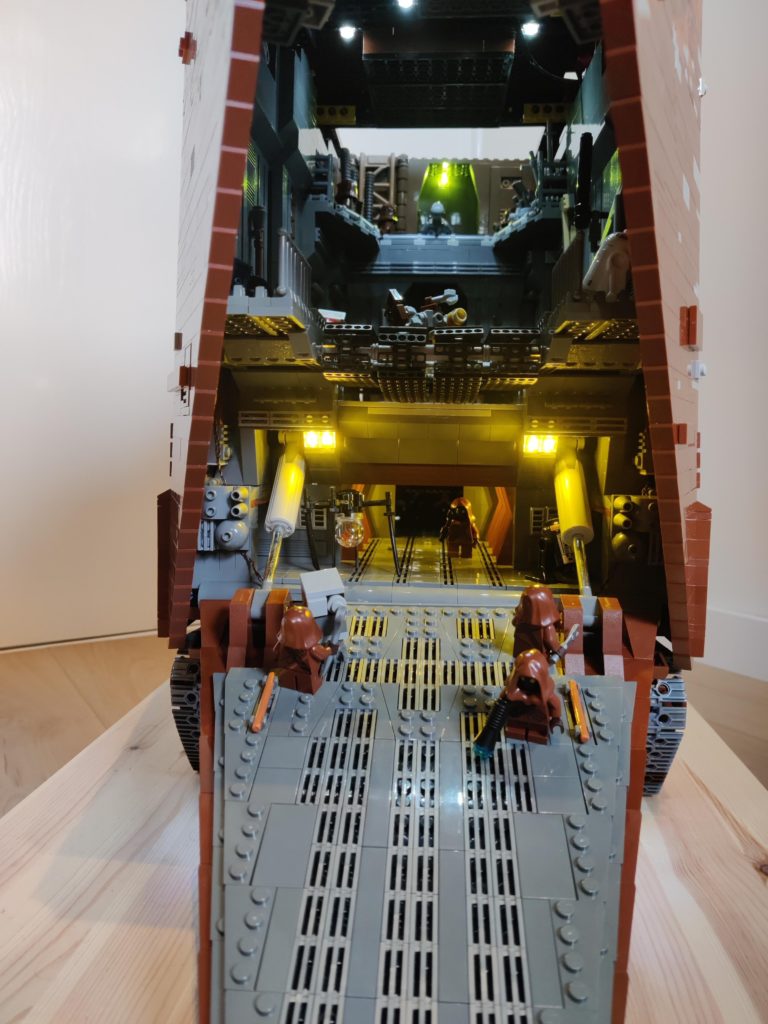 LEGO Star wars sandcrawler moc 8