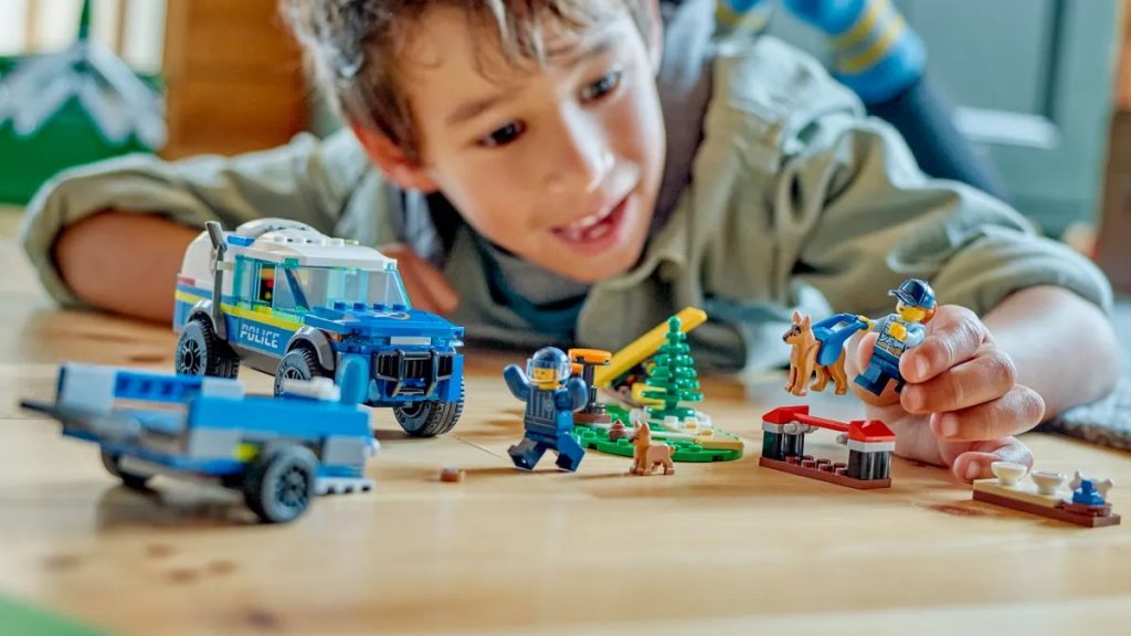 lego city 60369 Mobile Police Dog Training lifestyle featured 1024x576