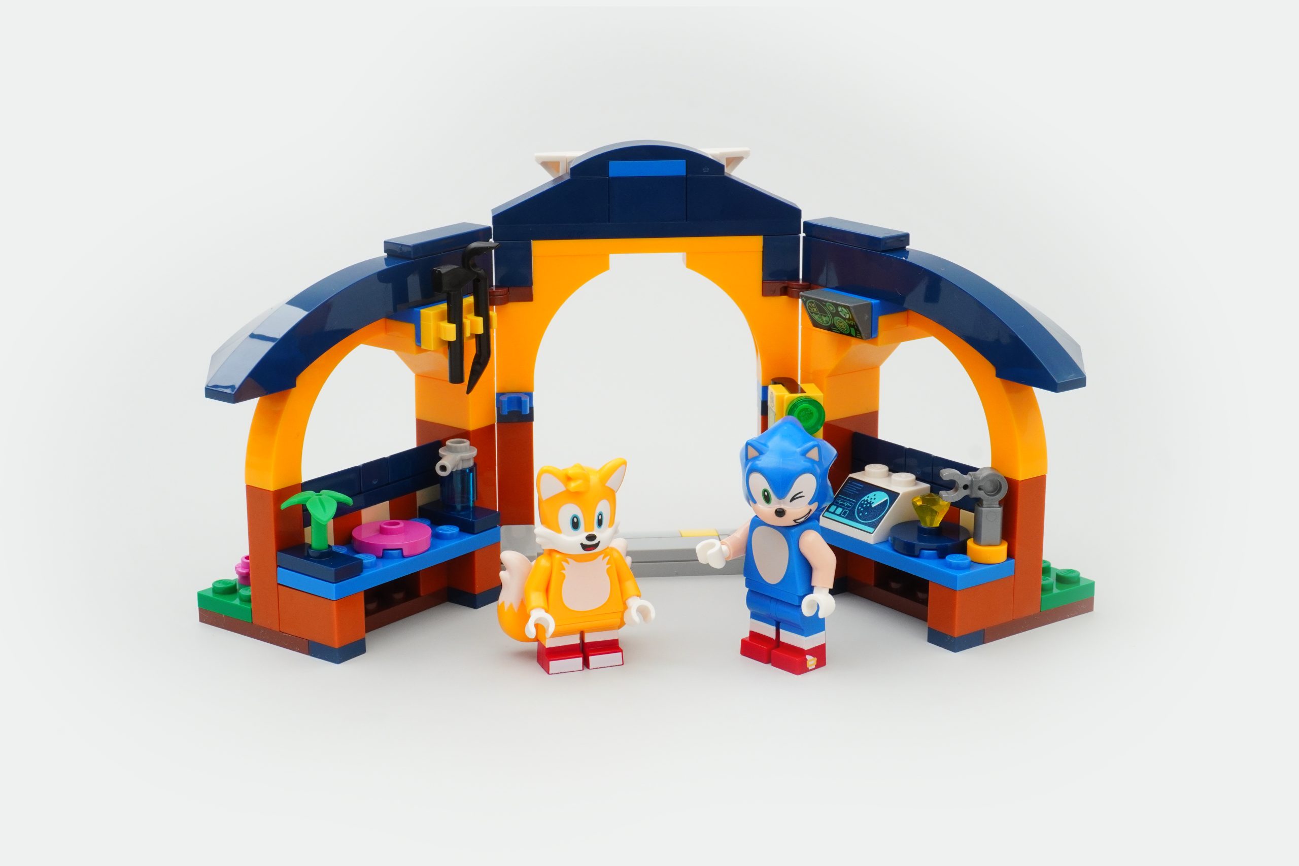 LEGO Sonic the Hedgehog 76991 Tails Workshop and Tornado Plane review 7 scaled