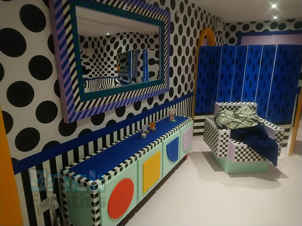 LEGO HOUSE OF DOTS inside 9