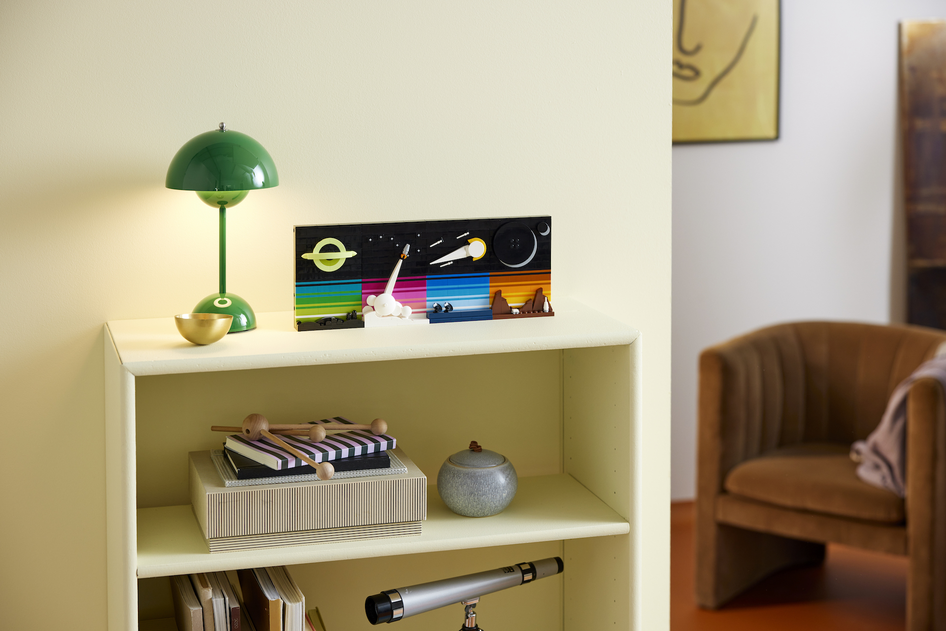 LEGO Ideas 21340 Tales of the Space Age 17