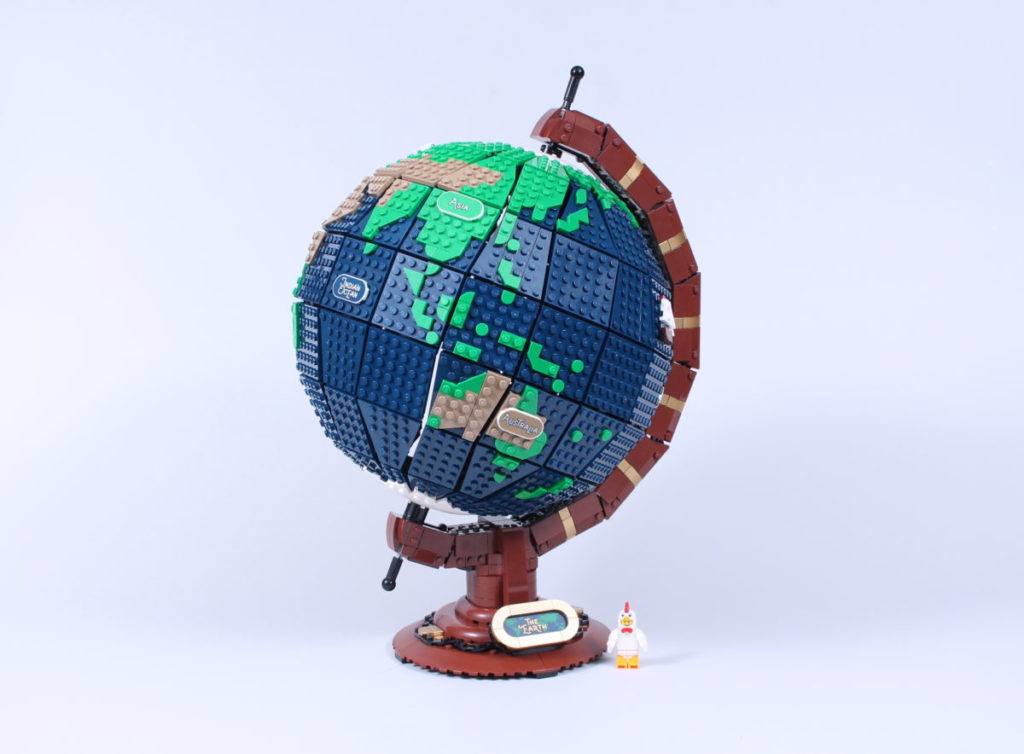 LEGO Ideas 21332 The Globe review 2 1024x754