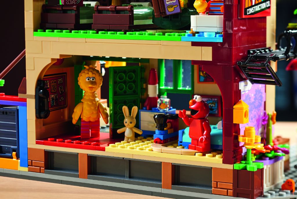 LEGO Ideas 21324 Sesame Street 13