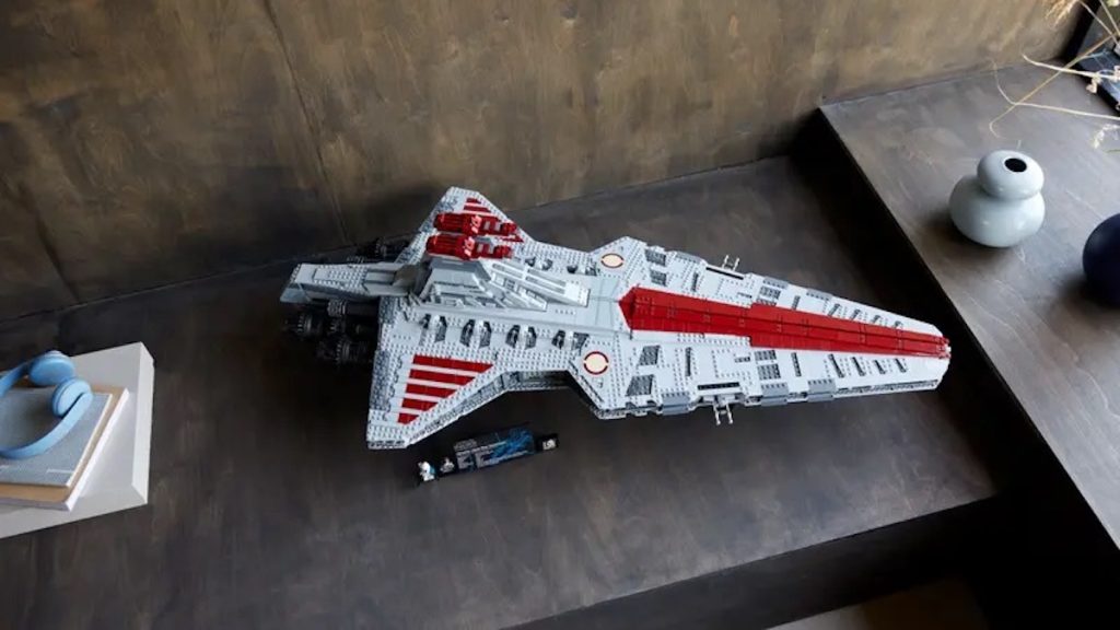 LEGO Star Wars 75367 Venator Class Republic Attack Cruiser featured