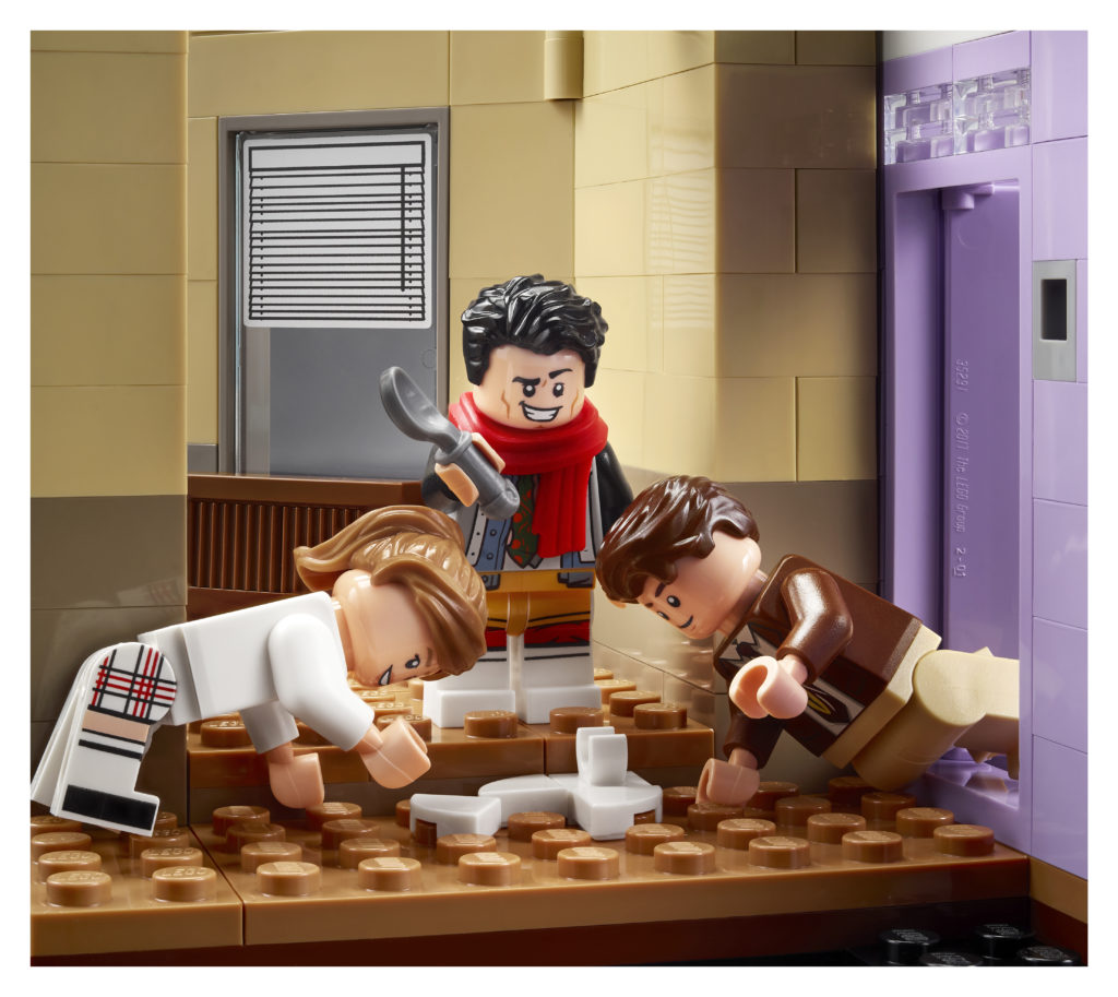 LEGO 10292 Friends Apartments 9