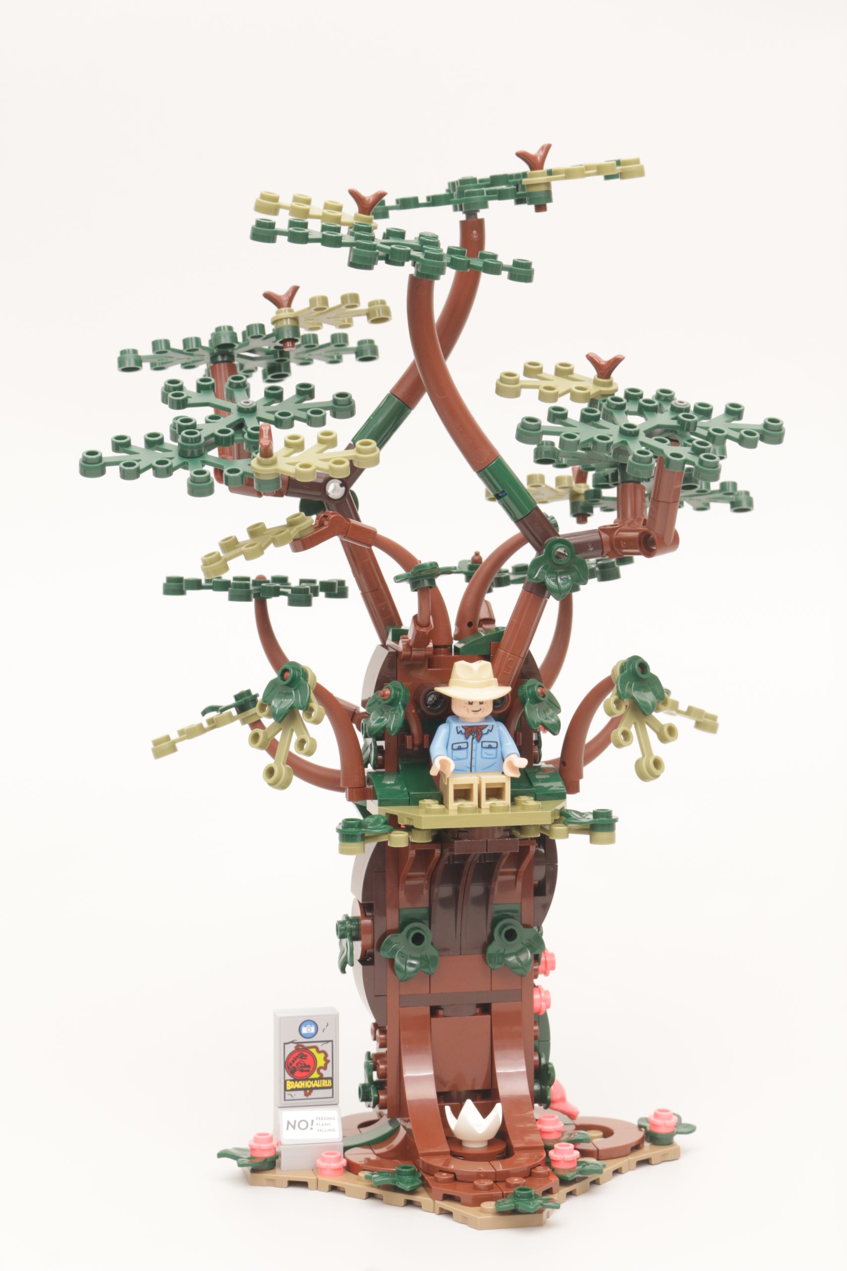 LEGO Jurassic Park 76960 Brachiosaurus Discovery review 5 scaled