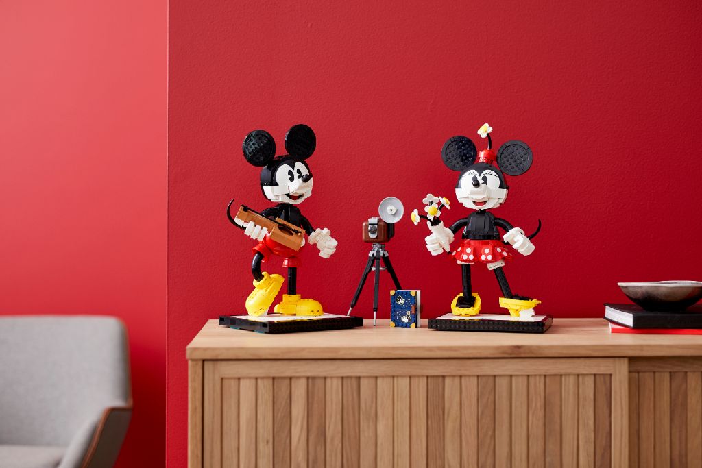 LEGO Disney 43179 Mickey Mouse and Minnie Mouse Buildable Characters 47