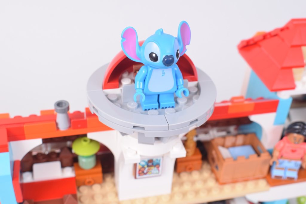 LEGO Disney 43268 Lilo and Stitch Beach House review 25 1024x683