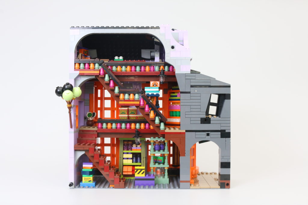 LEGO Harry Potter 75978 Diagon Alley review 28
