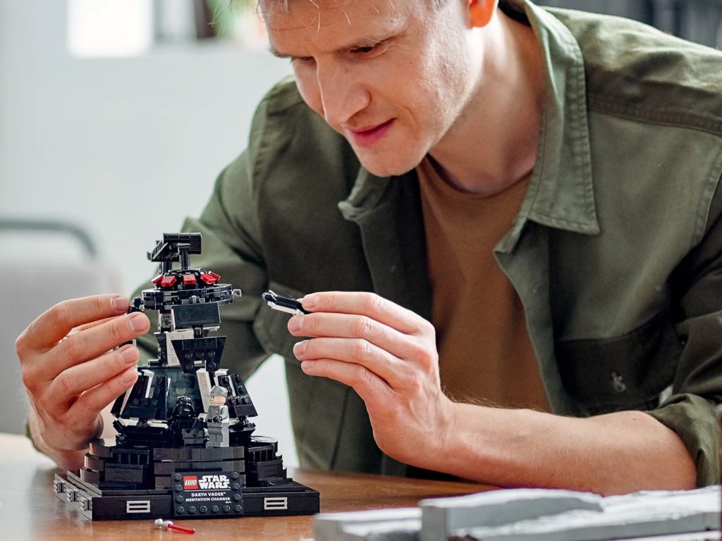 LEGO Star Wars 75296 Darth Vader Meditation Chamber 7