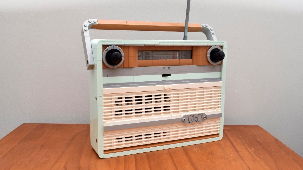 LEGO Icons 10334 Retro Radio review