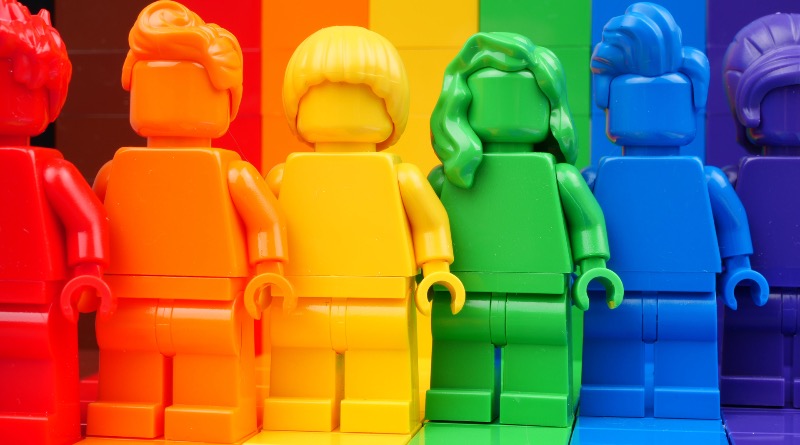 First look at LEGO LGBTQIA+ set 40516 Everyone is Awesome