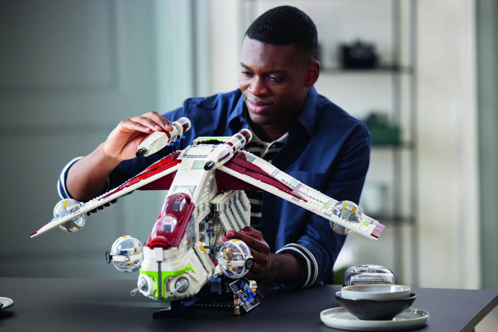 LEGO Star Wars 75309 Republic Gunship 14