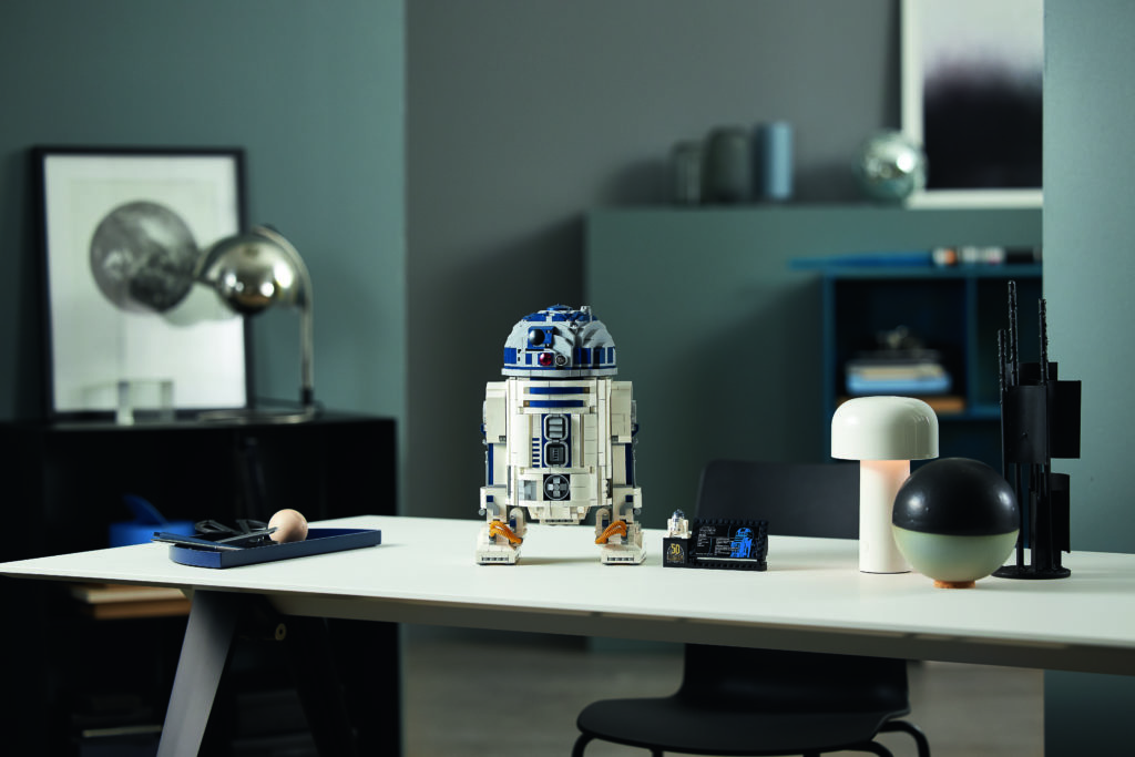 LEGO Star Wars 75308 R2 D2 5