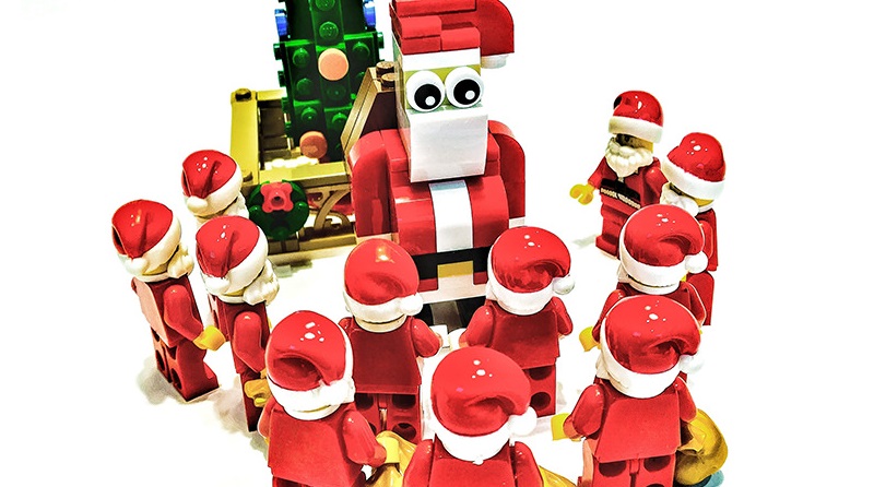 Brick Pic of the Day: Team briefing