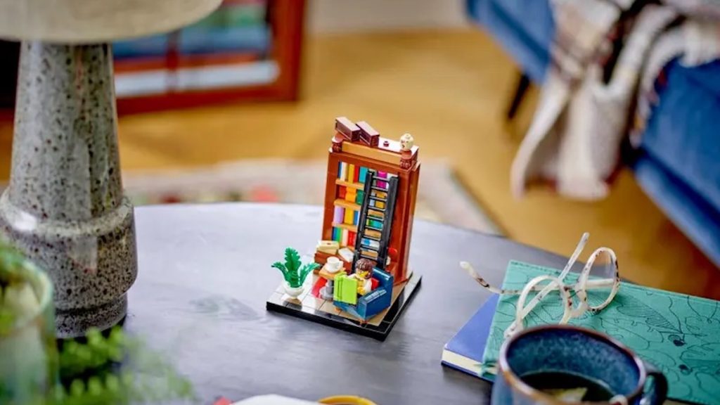 LEGO 40698 Books Are My Passion Lifestyle featured 1024x576