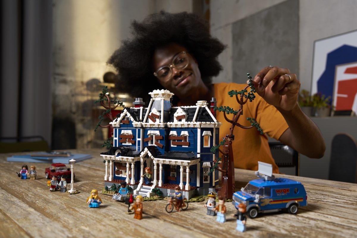 LEGO Icons 11370 Stranger Things The Creel House 29 1200x800