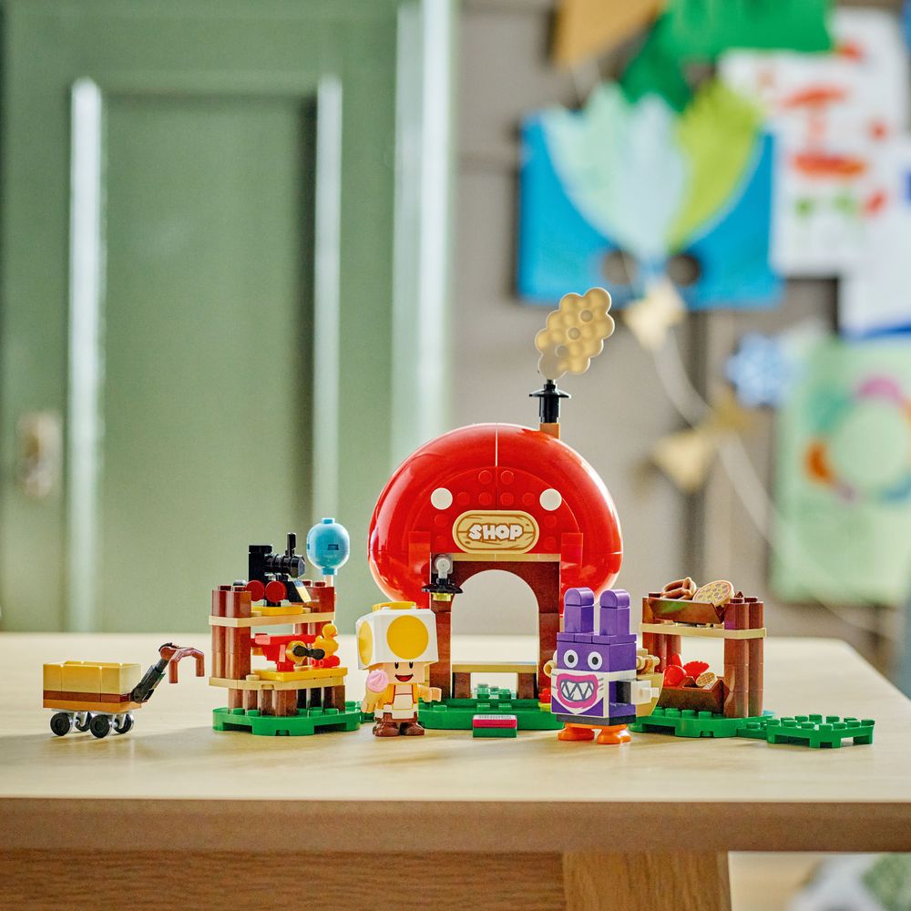 LEGO Super Mario 71429 Nabbit at Toads Shop 2