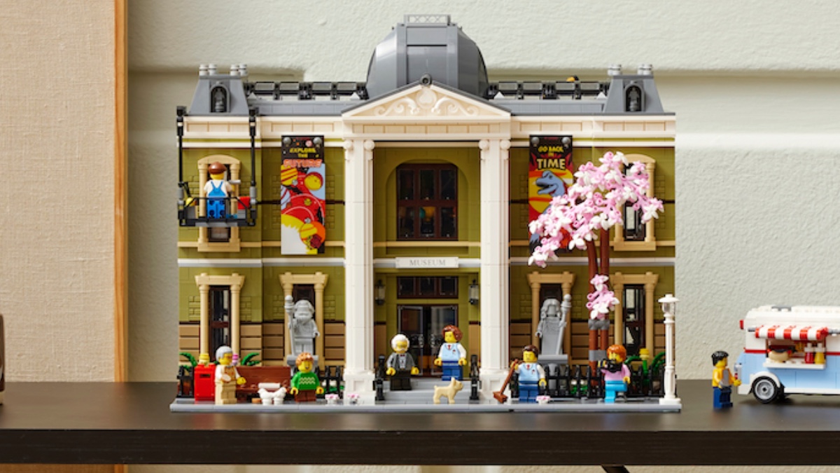 LEGO Icons 10326 Natural History Museum officially revealed