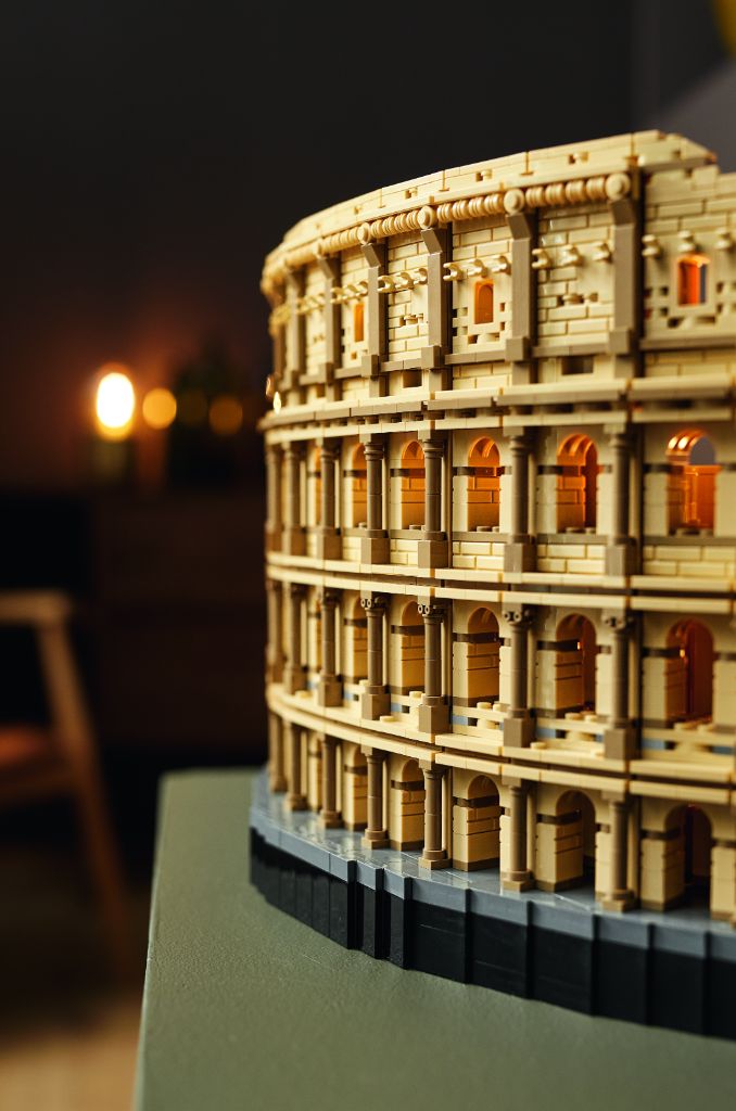 LEGO 10276 Colosseum 23