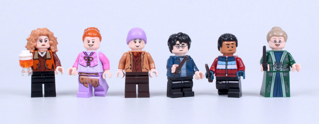 LEGO Harry Potter 76388 Hogsmeade Village Visit review 25