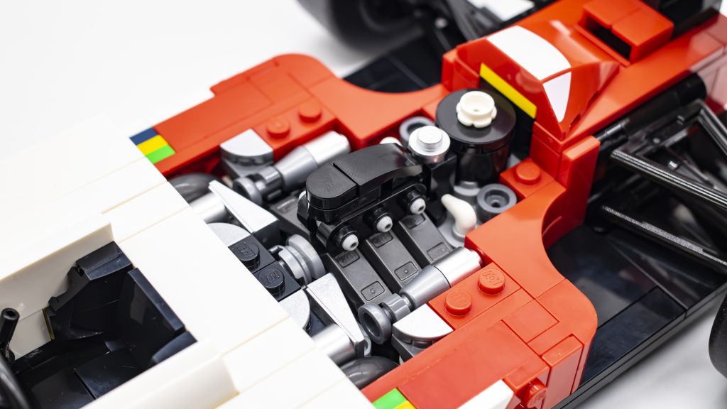 LEGO Icons 10330 McLaren MP4 Ayrton Senna 19 1024x576