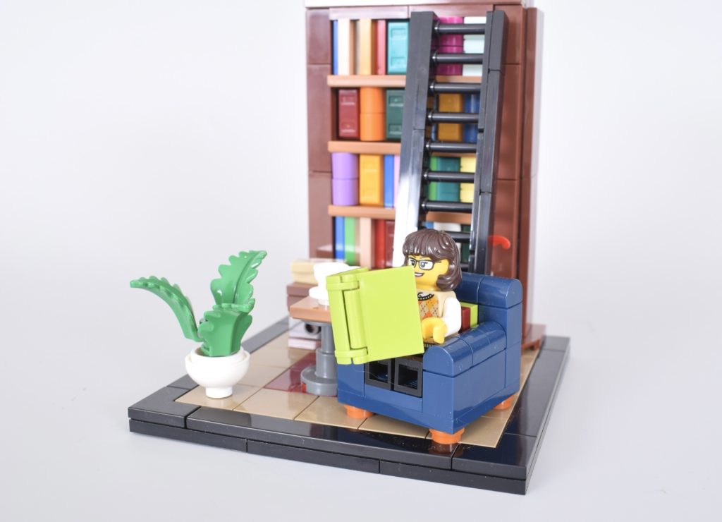 LEGO Ideas 30698 Reading Is My Passion review 3 1024x740