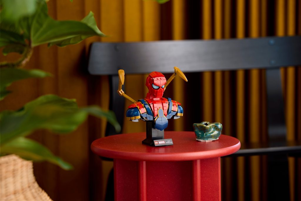 LEGO Marvel 76326 Iron Spider Man Bust 5 1024x683