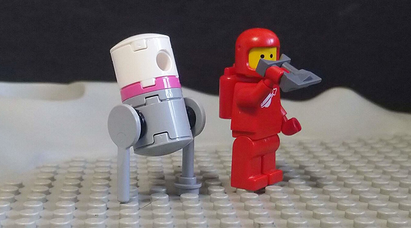 Brick Pic of the Day: Spaceman and friend