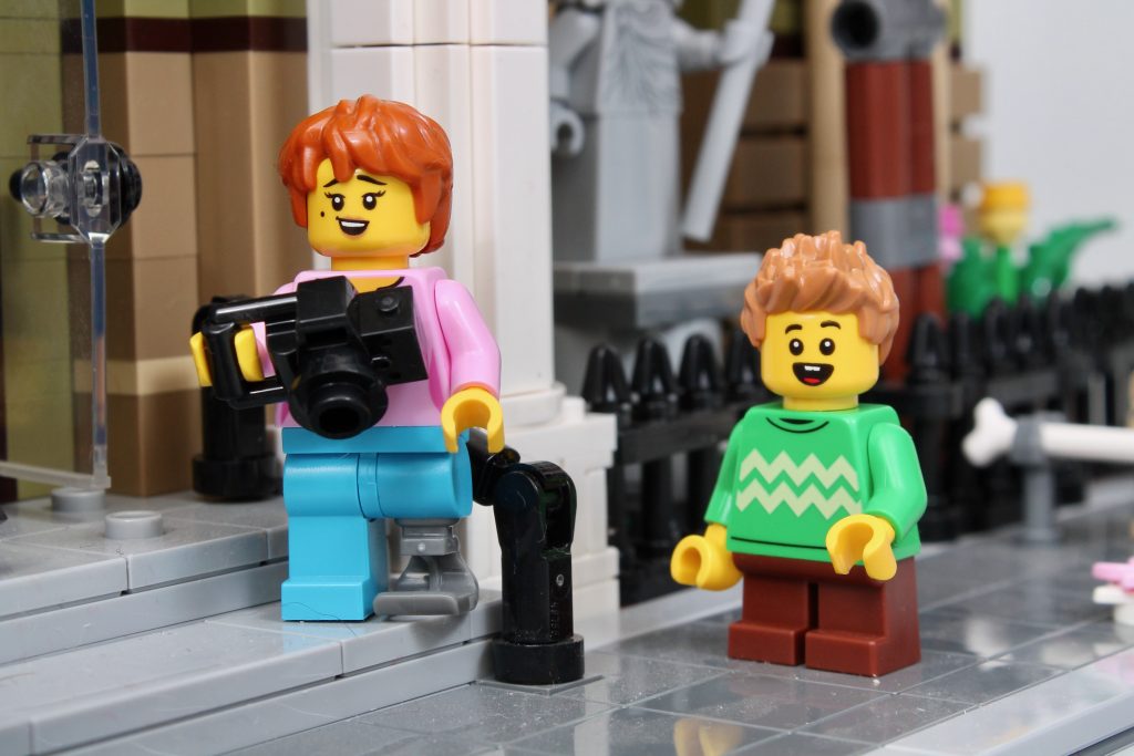 LEGO Icons 10326 Natural History Museum review 7 1024x683