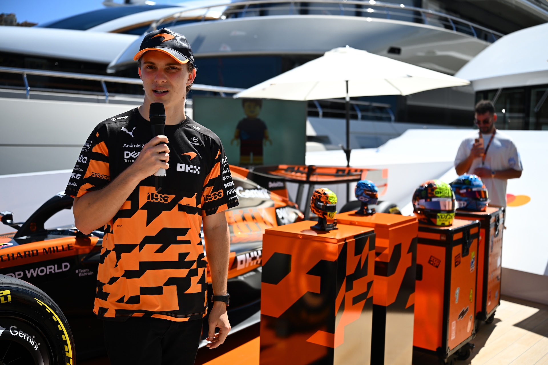 McLaren Oscar Piastri LEGO F1 helmets